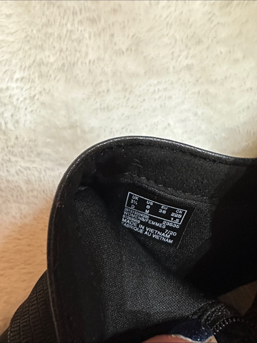 CLARKS CLOUD STEPPERS Women’s Black Vegan Ankle Boots Sz6 Casual Cushion Comfort - Picture 10 of 10